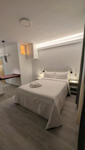 Bajo Capital Con Terraza y Aparcamiento Privado
